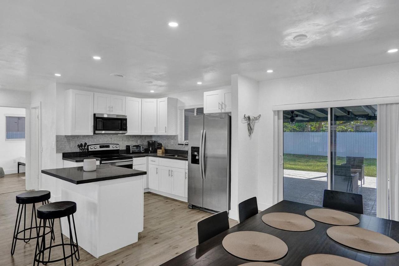 Cryptocabana Miami Extérieur photo